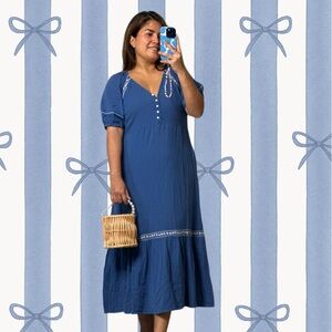 Old Navy embroidered floral midi blue dress size medium petite